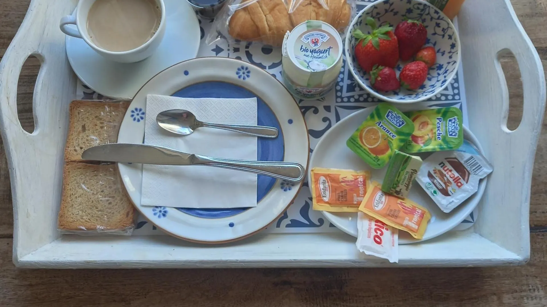99 Scalini Bed & Breakfast Naples Italy